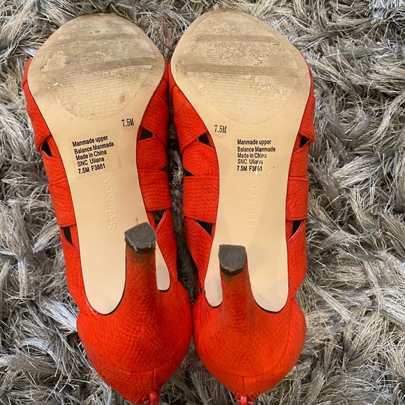 High Heels - Picture 2 of 3